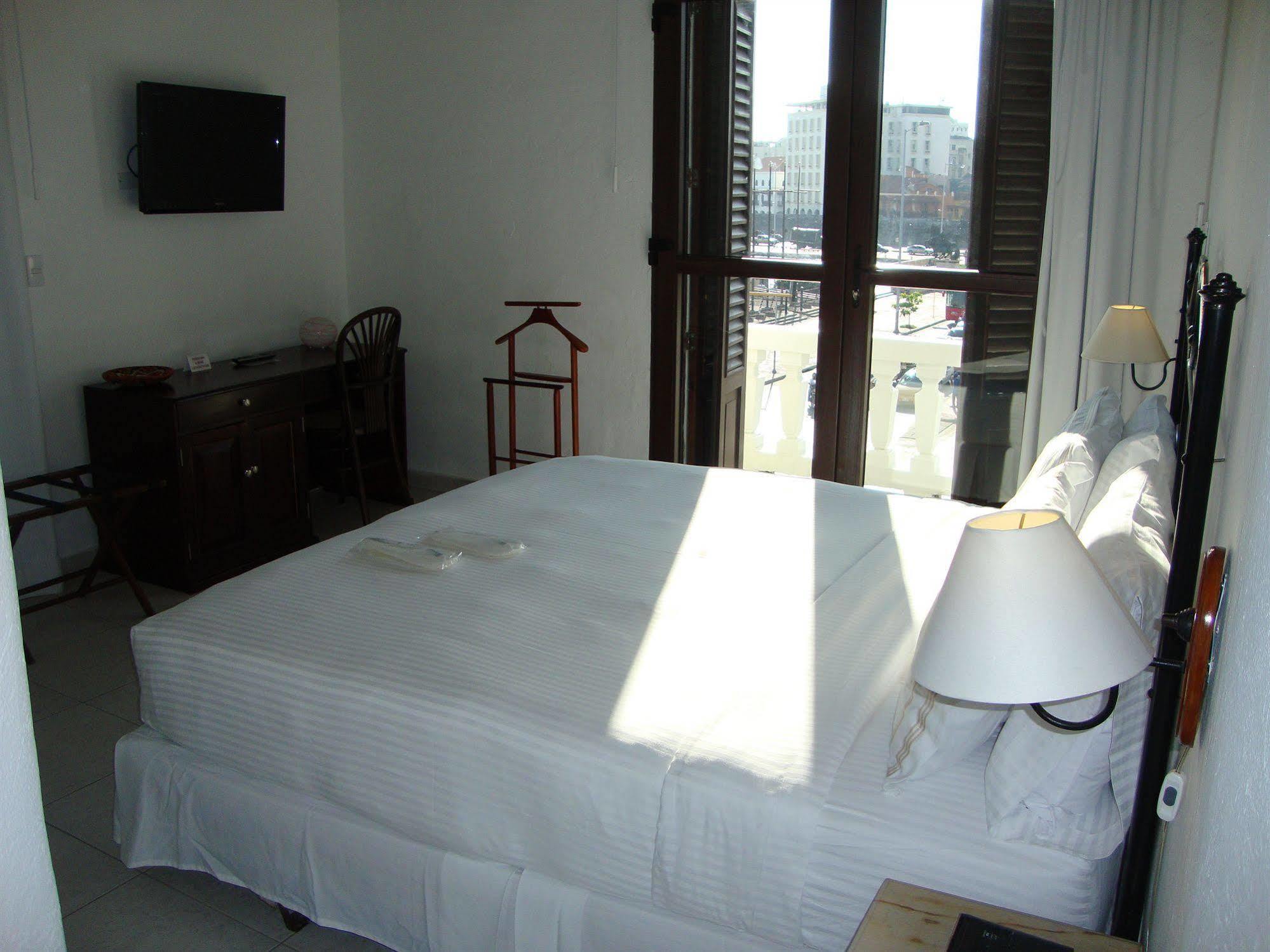 Hotel Monterrey Cartagena エクステリア 写真